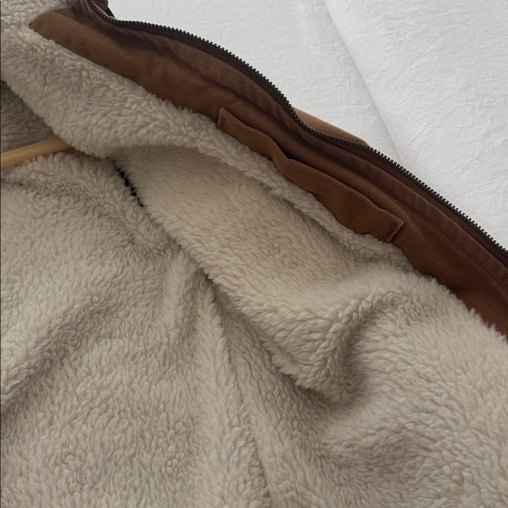 Carhartt Tan Jacket with Cream Lining - Picture 7 of 9